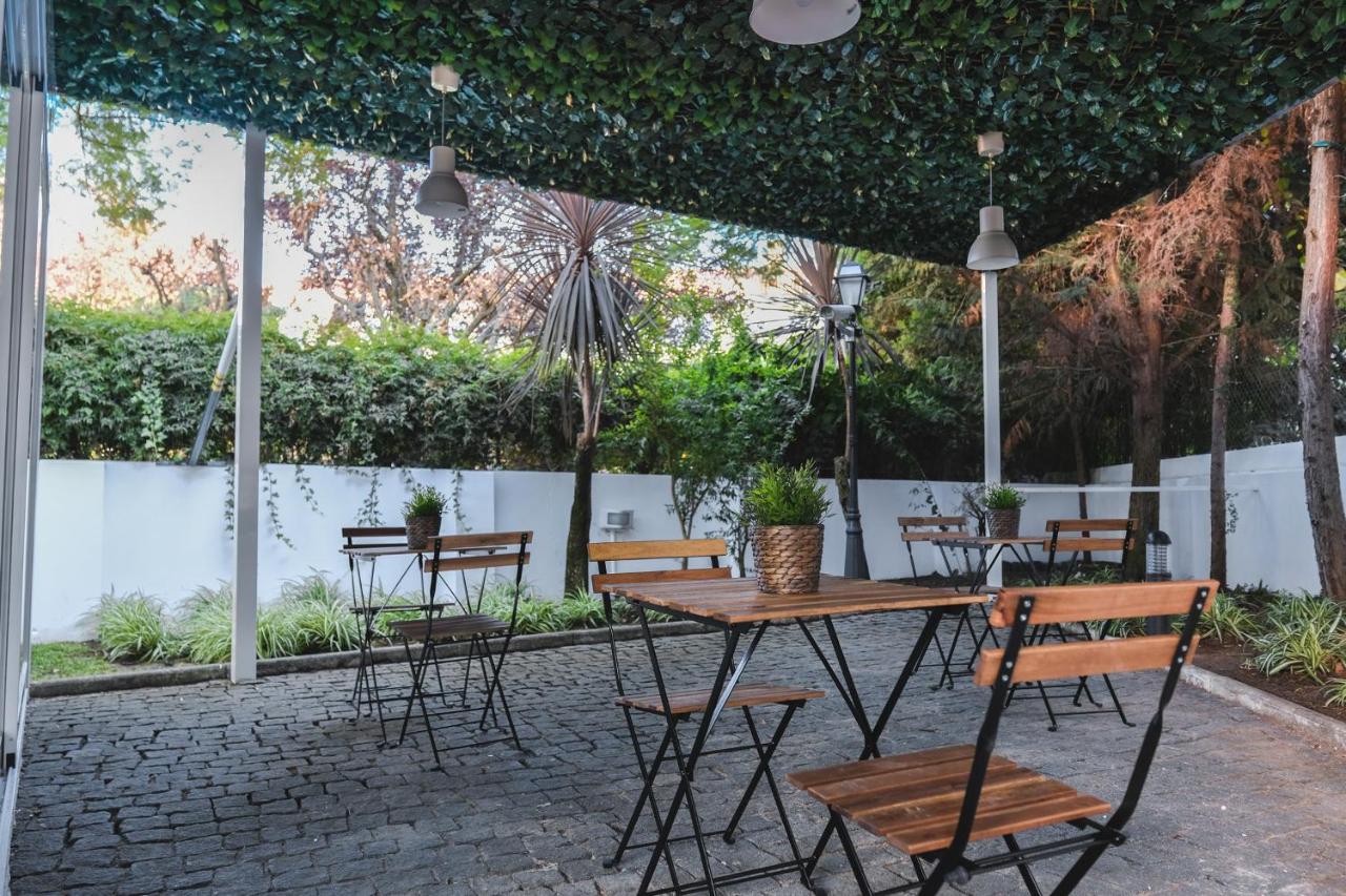 4U Lisbon Airport Suites Exterior photo